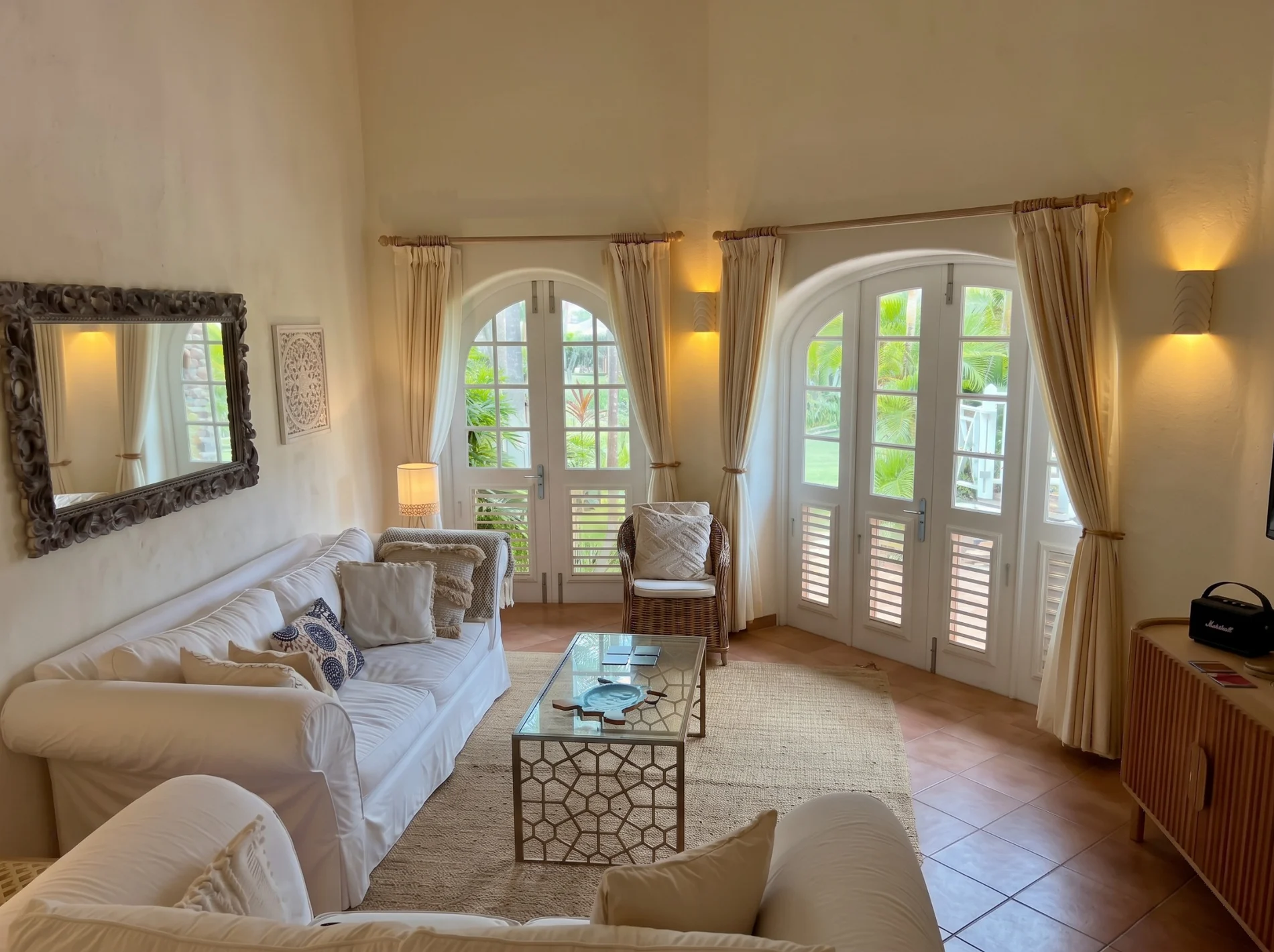 Palm Breeze sitting room